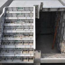 金属建材 现代建筑的脊梁与美学